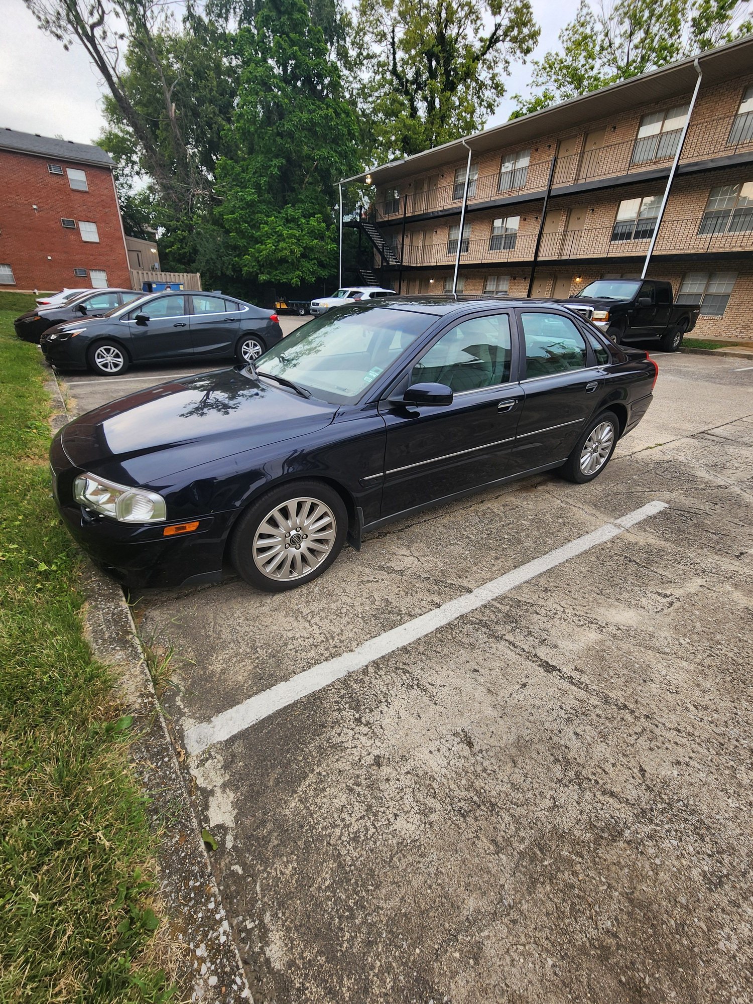 2006 Volvo S80 - 06 Volvo S80 - Good shape, needs fuel pump likely - Used - VIN YV1TS592661439371 - 190,727 Miles - 5 cyl - 2WD - Automatic - Sedan - Blue - Lexington, KY 40508, United States