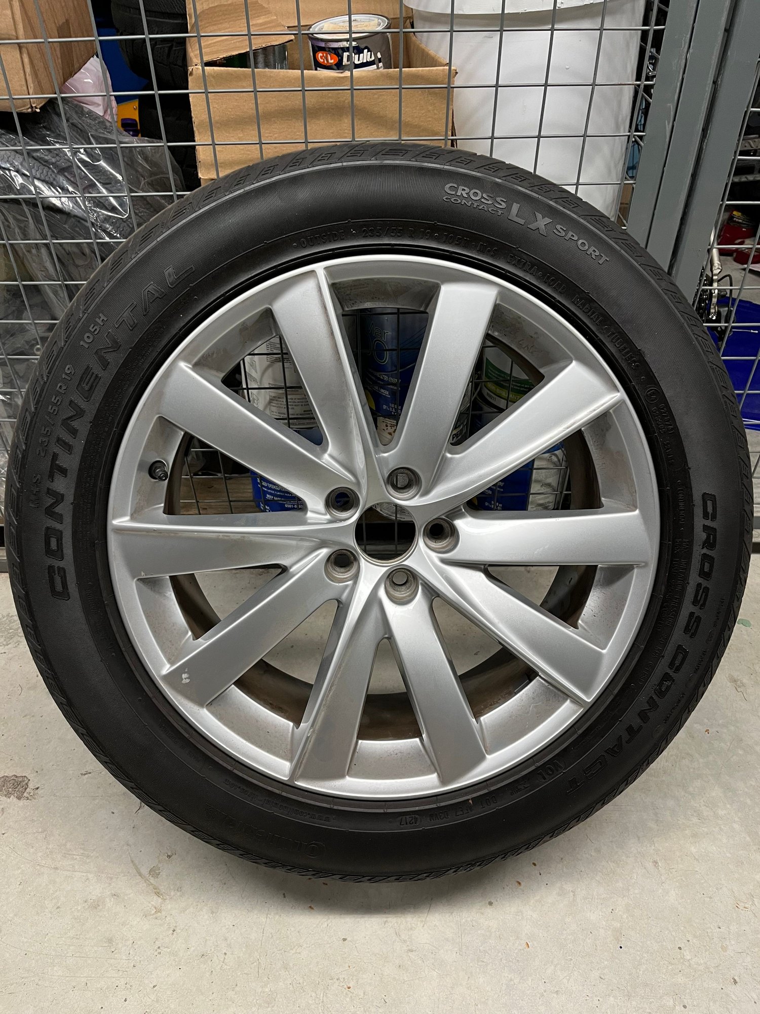 Wheels and Tires/Axles - 19” OE Rims and Tires - Used - 2015 to 2022 Volvo XC90 - 2008 to 2022 Volvo XC60 - 2019 to 2022 Volvo XC40 - 2015 to 2016 Volvo S60 Cross Country - Waterloo, ON N2J1R1, Canada