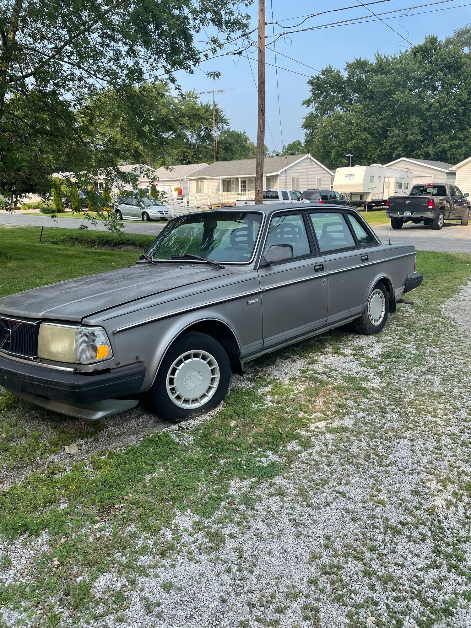 1990 Volvo 240 - 1990 240 DL sedan 115,000 mi - Used - VIN YV1AA8840L1419305 - 115,895 Miles - 2 cyl - 2WD - Automatic - Sedan - Silver - Monroe, MI 48161, United States
