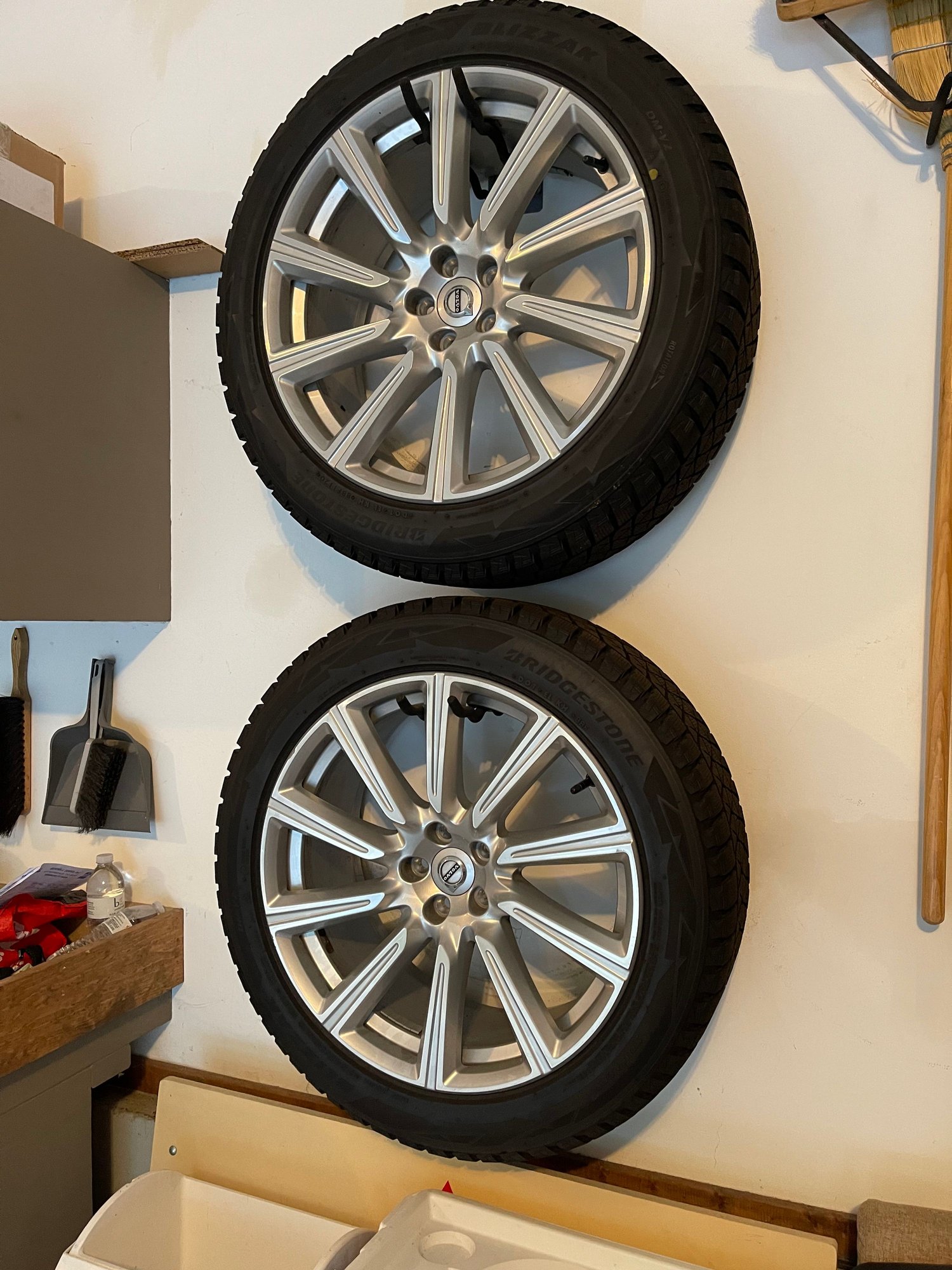 Wheels and Tires/Axles - 245/50/R20 Bridgestone Blizzaks on OEM Volvo wheels - Used - 2016 to 2021 Volvo XC90 - New Hartford, CT 06057, United States