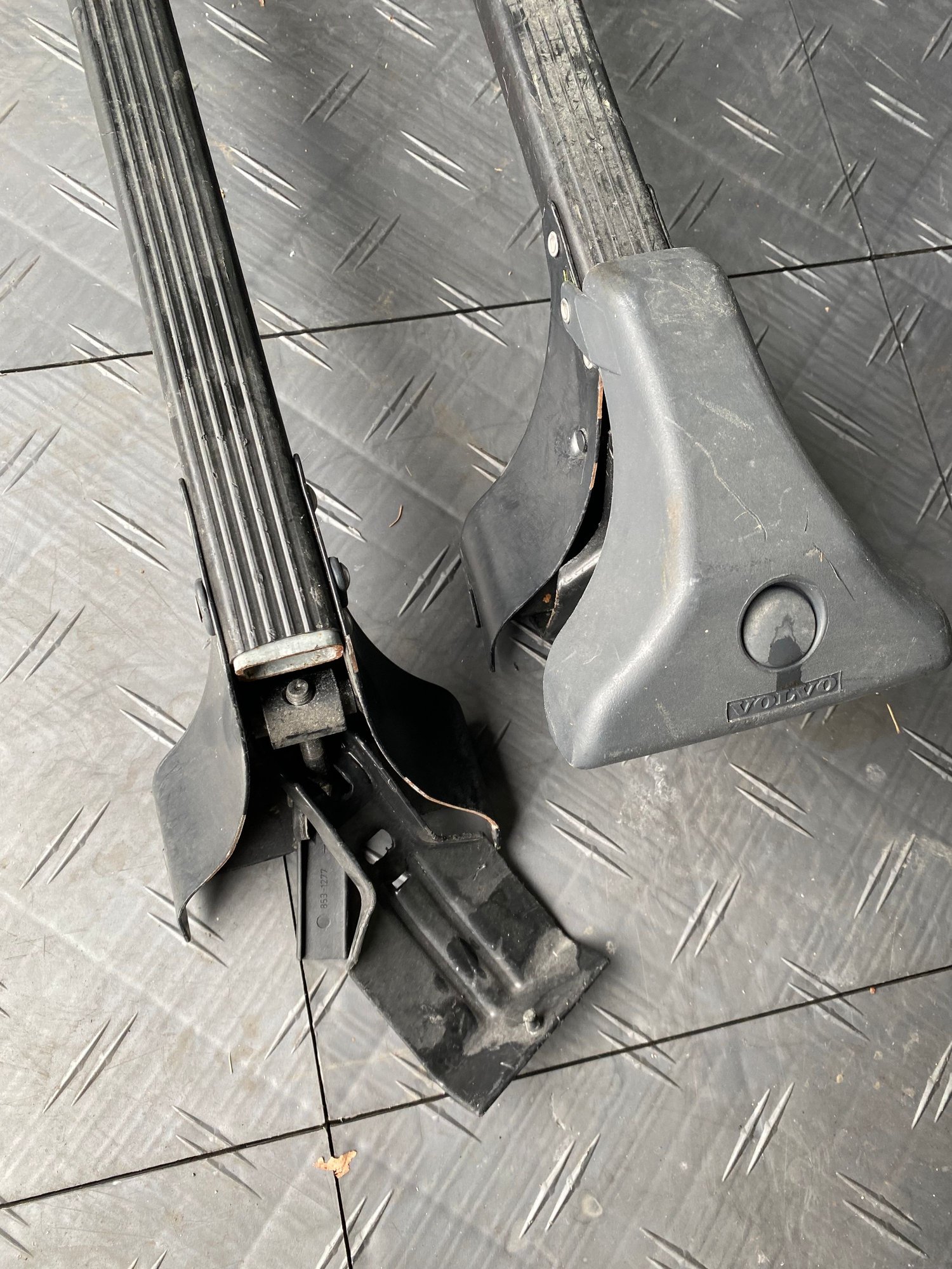 Miscellaneous - Volvo v70 roof racks - Used - 1994 to 2000 Volvo V70 - Greenwich, CT 06831, United States