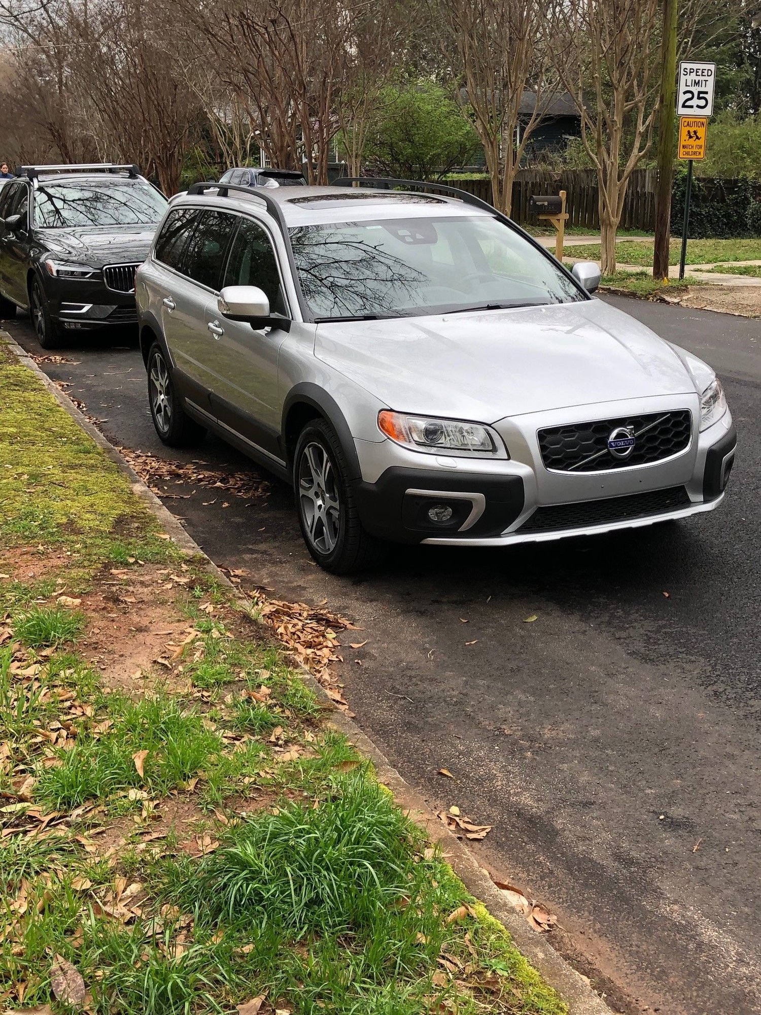 2015 Volvo XC70 - 2015 Xc70 T6 Platinum - Used - VIN yv4902nd6f1198260 - 75,000 Miles - 6 cyl - AWD - Automatic - Wagon - Silver - Decatur, GA 30033, United States