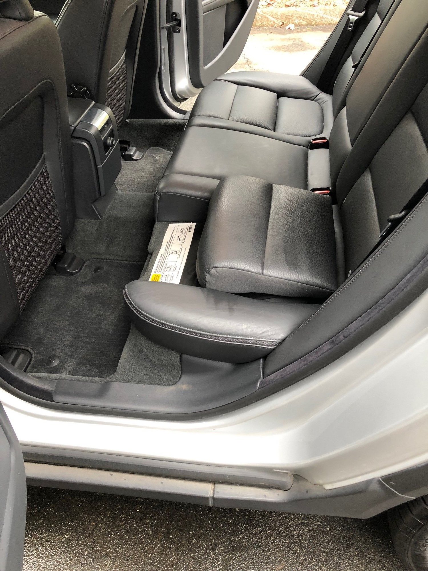 2015 Volvo XC70 - 2015 Xc70 T6 Platinum - Used - VIN yv4902nd6f1198260 - 75,000 Miles - 6 cyl - AWD - Automatic - Wagon - Silver - Decatur, GA 30033, United States