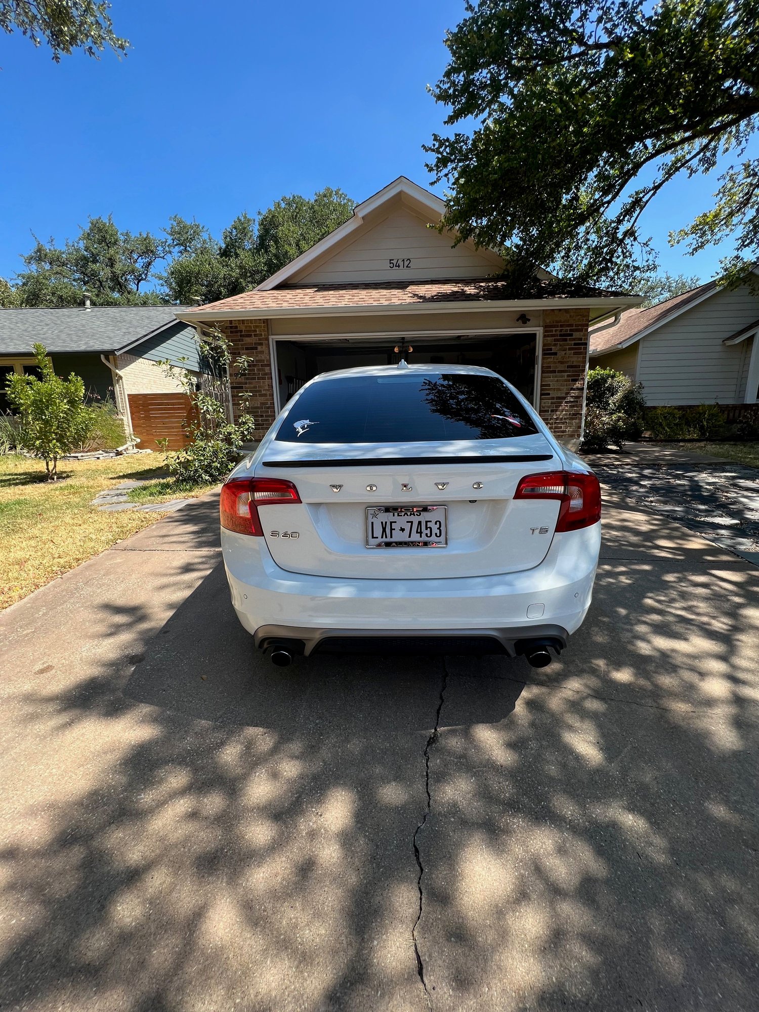 2016 Volvo S60 - 2016 Volvo S60 T5 R-Design with CPO Warranty til Nov. 2025 - Used - VIN YV126MFP1G2395379 - 4 cyl - 2WD - Automatic - Sedan - White - Austin, TX 78749, United States