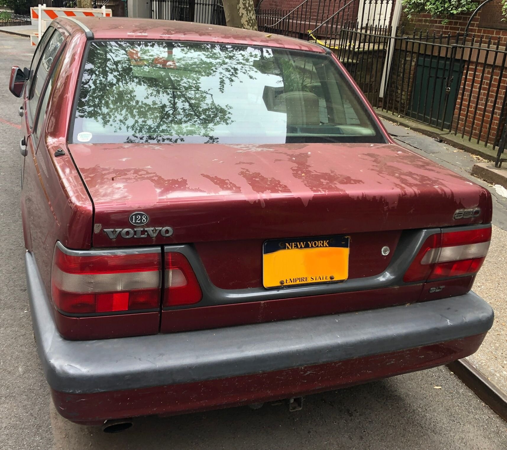 1995 Volvo 850 - 1995 Volvo 850 GLT Sedan - $500 cash - in Manhattan - Used - VIN YV1LS5512S1208135 - 5 cyl - 4WD - Automatic - Sedan - Red - New York, NY 10014, United States