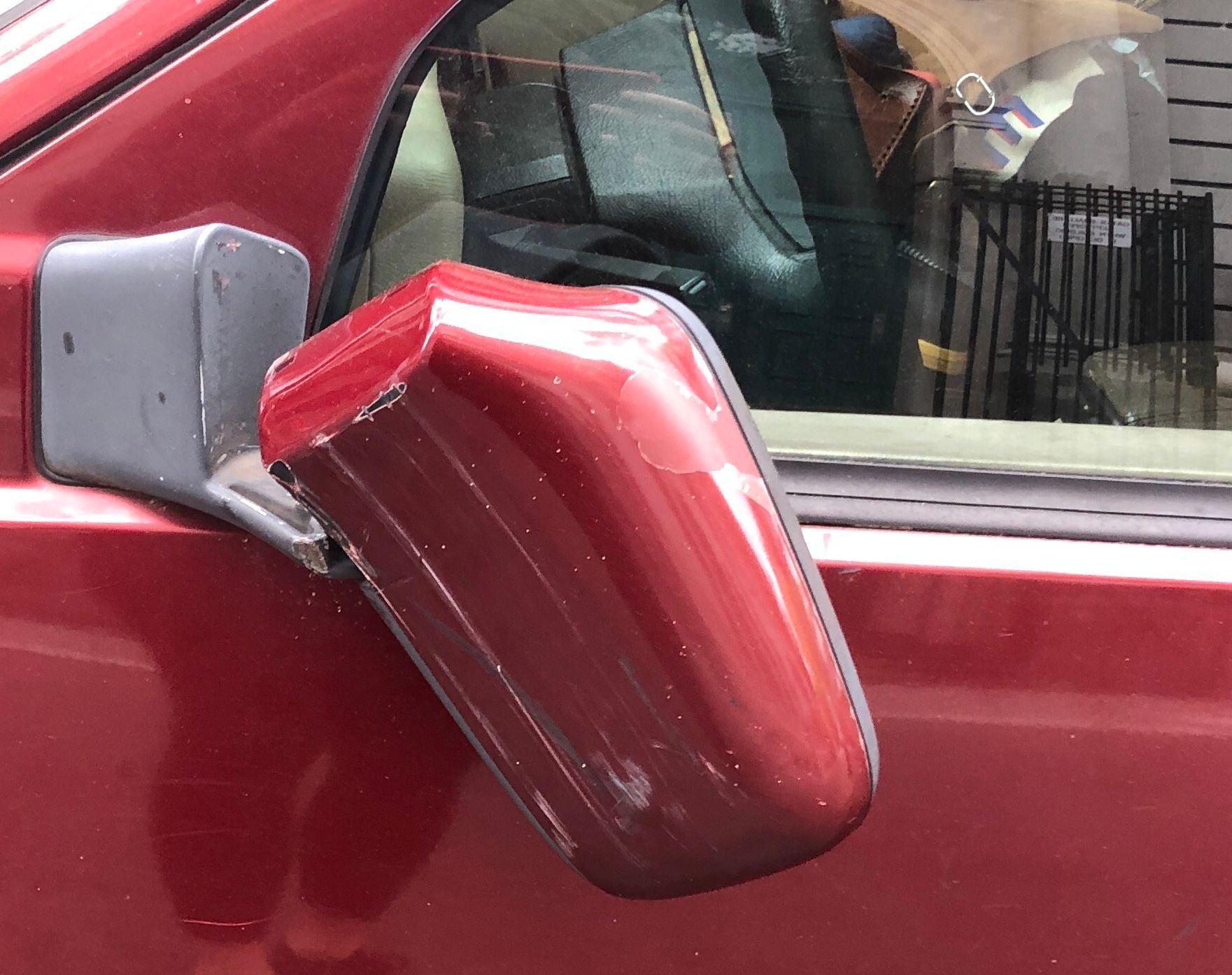 1995 Volvo 850 - 1995 Volvo 850 GLT Sedan - $500 cash - in Manhattan - Used - VIN YV1LS5512S1208135 - 5 cyl - 4WD - Automatic - Sedan - Red - New York, NY 10014, United States