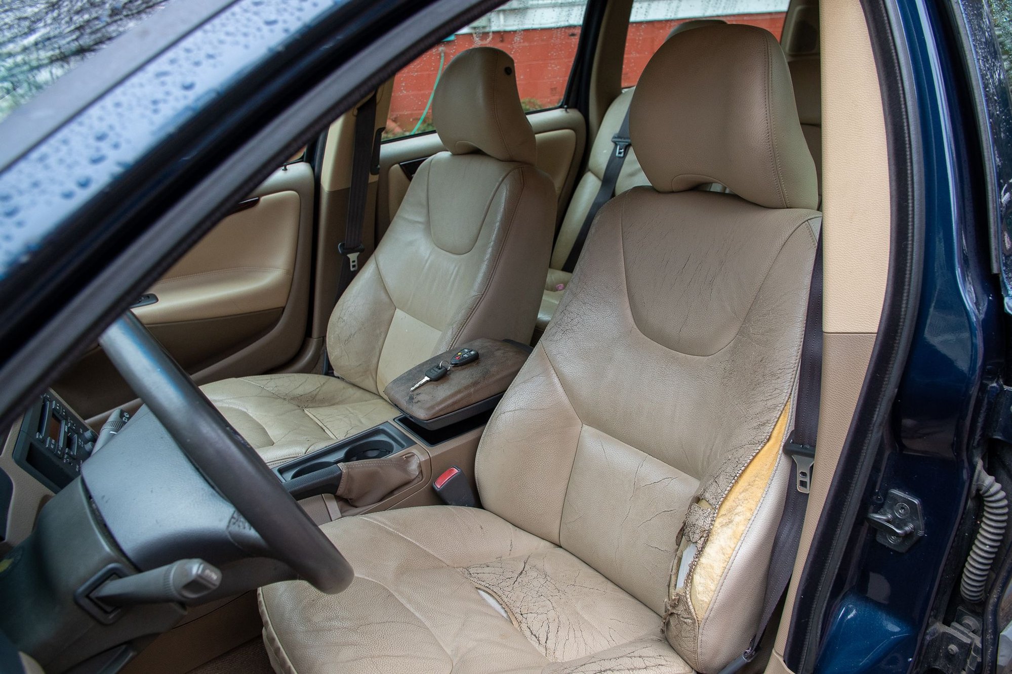 2003 Volvo V70 - 2003 Volvo V70 2.4L - Used - VIN YV1SW61T232328216 - 183,876 Miles - 5 cyl - 2WD - Automatic - Wagon - Blue - Athens, GA 30601, United States