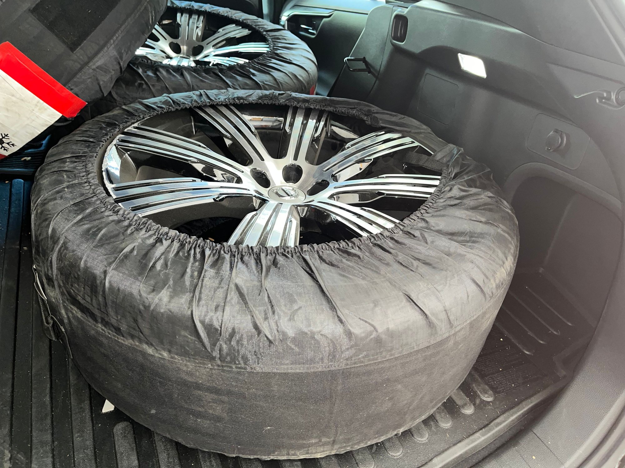 Wheels and Tires/Axles - 21 inch alooy wheels with Pirelii Scorpion Verde - Used - 0  All Models - Denver, CO 80237, United States