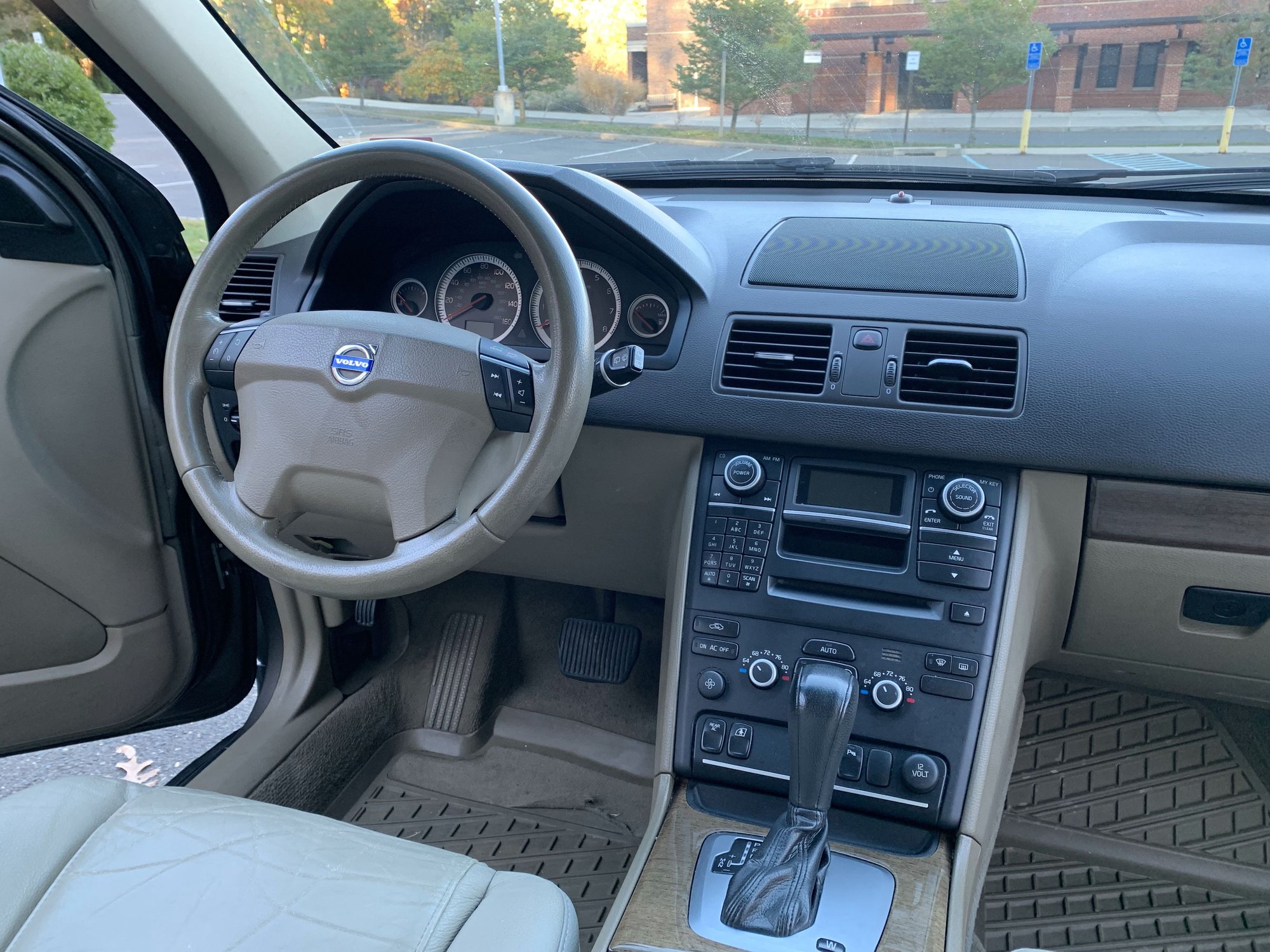 2012 Volvo XC90 - Original Owner selling Volvo XC90 AWD - Used - VIN YV4952cz8c1625885 - 100,561 Miles - 6 cyl - AWD - Automatic - SUV - Gray - Fairfield, CT 06825, United States