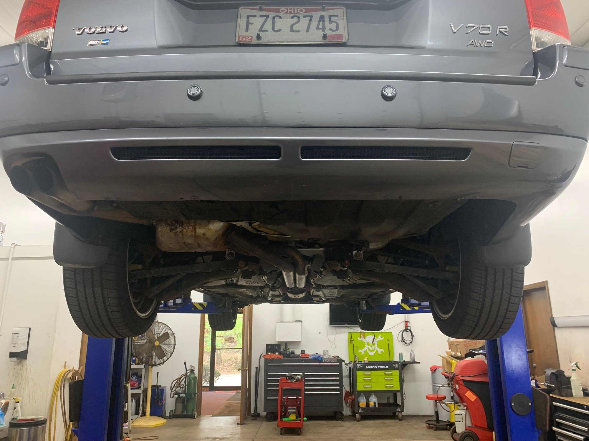 2007 Volvo V70 - 2007 V70R Grey/ Gold Gobi One owner well maintained excellent condition $ - Used - VIN YV1SJ527872632797 - 137,123 Miles - 5 cyl - AWD - Automatic - Wagon - Gray - Hinckley, OH 44233, United States