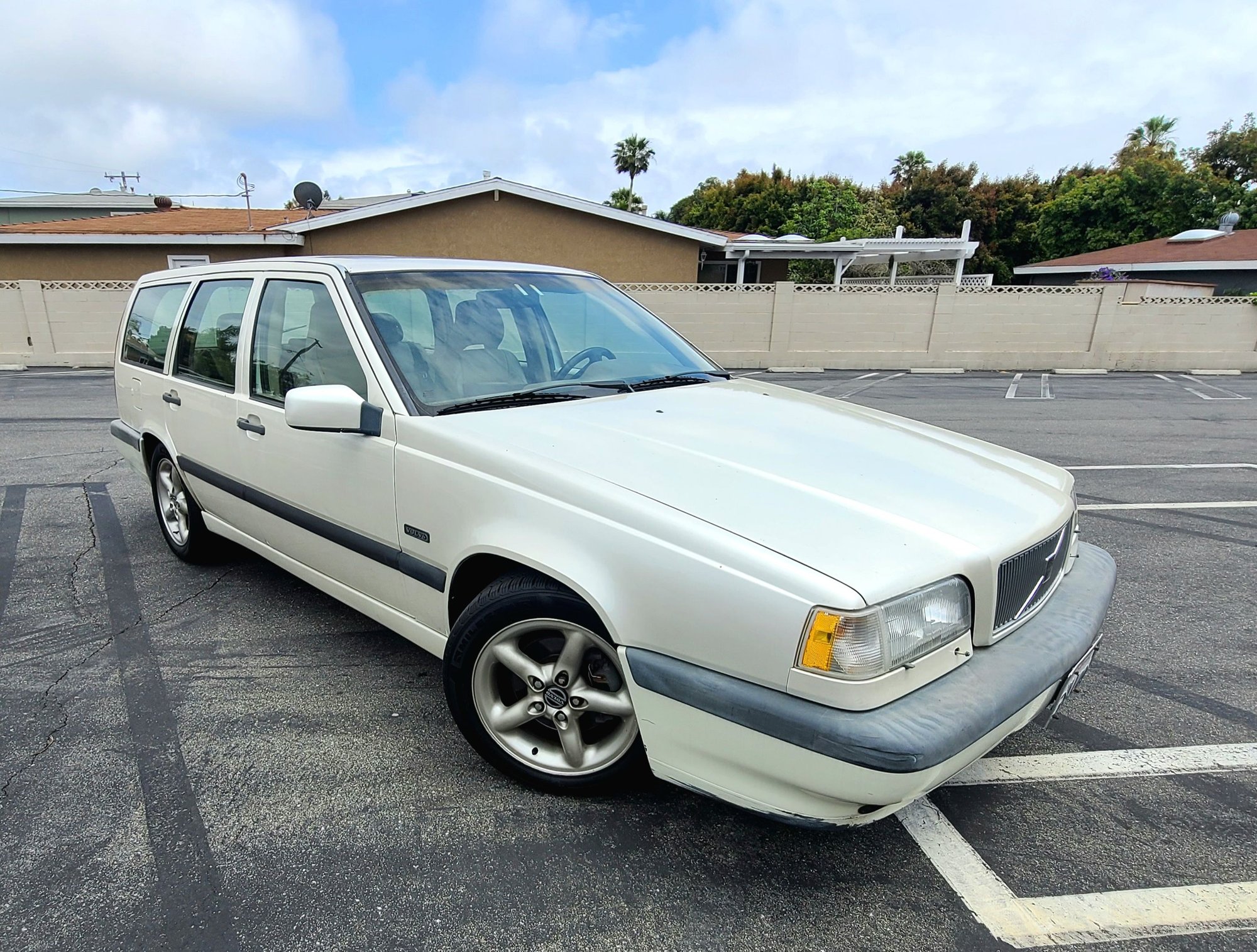 1996 Volvo 850 - 1996 850 turbo platinum Wagon - Used - VIN YV1LW5725T2185357 - 183,000 Miles - 6 cyl - 4WD - Automatic - Wagon - White - Irvine, CA 92614, United States