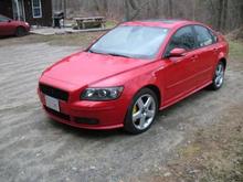 the start to my custom grille :D and painted calipers yellow