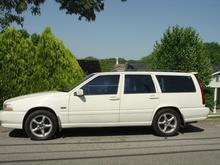 Cindy's 1998 V70 AWD
"Lucy"