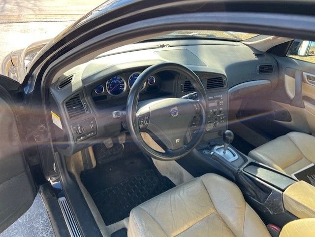 2004 Volvo V70 - 2004 V70R - 6 speed Manual - Gurnee, IL - Used - Lindenhurst, IL 60046, United States