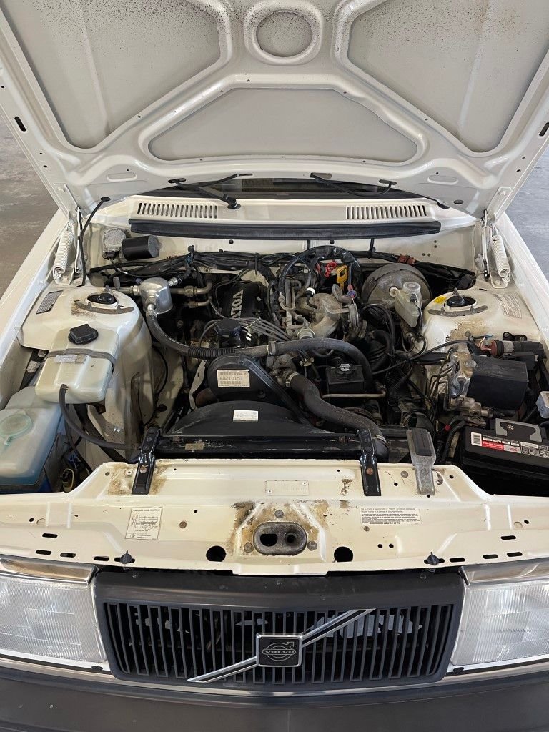 1992 Volvo 240 - 1992 Volvo 240 Wagon *One Owner* *Excellent Condition* - Used - VIN YV1AW8806N1927487 - 4 cyl - 2WD - Automatic - Wagon - White - Exton, PA 19341, United States