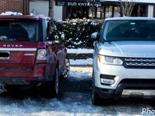 2 Range Rovers.