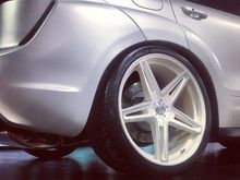 Caractere Exclusive widebody Porsche Cayenne Turbo with 22&quot; CEC c881 in matte white/machined