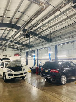 Prepping in the new garage while my friend preps disassembly of his transfer case.
