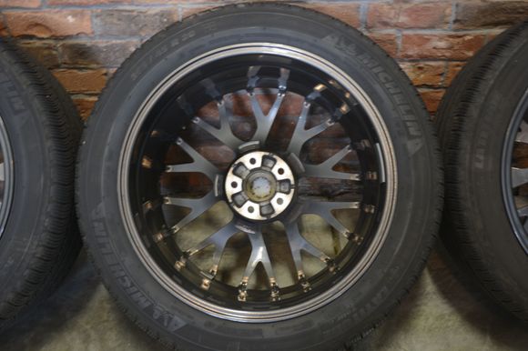 Inside Front Wheel/Tire
