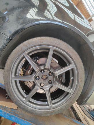 Anthracite wheels + black calipers
