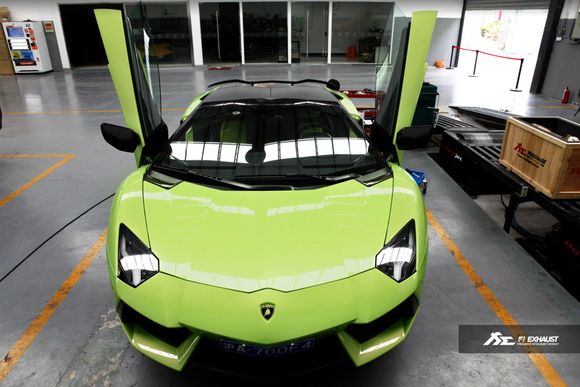 Lamborghini Aventador LP700