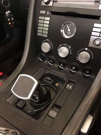 Scosche Suction Cup + Magnet Mount in DB9