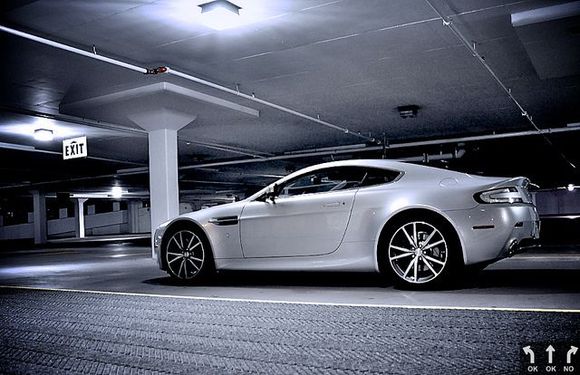 Aston Martin V8 Vantage