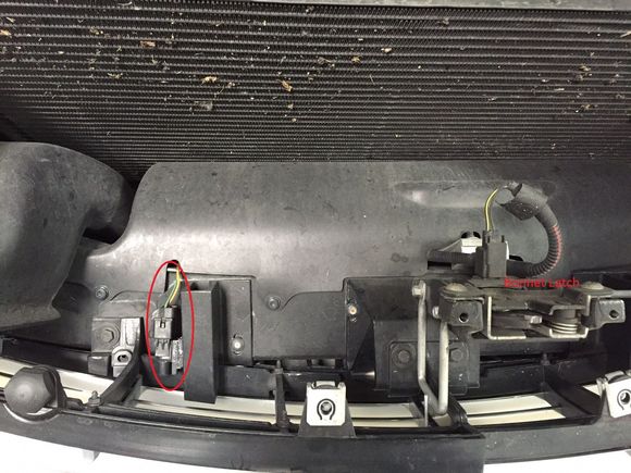 What is the part outlined in red? Under the slam panel, '06 DB9 Volante? Thanks!