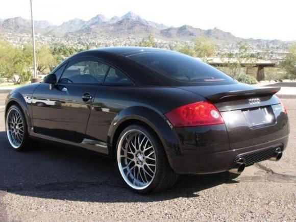 Does this spoiler look OEM or....?
