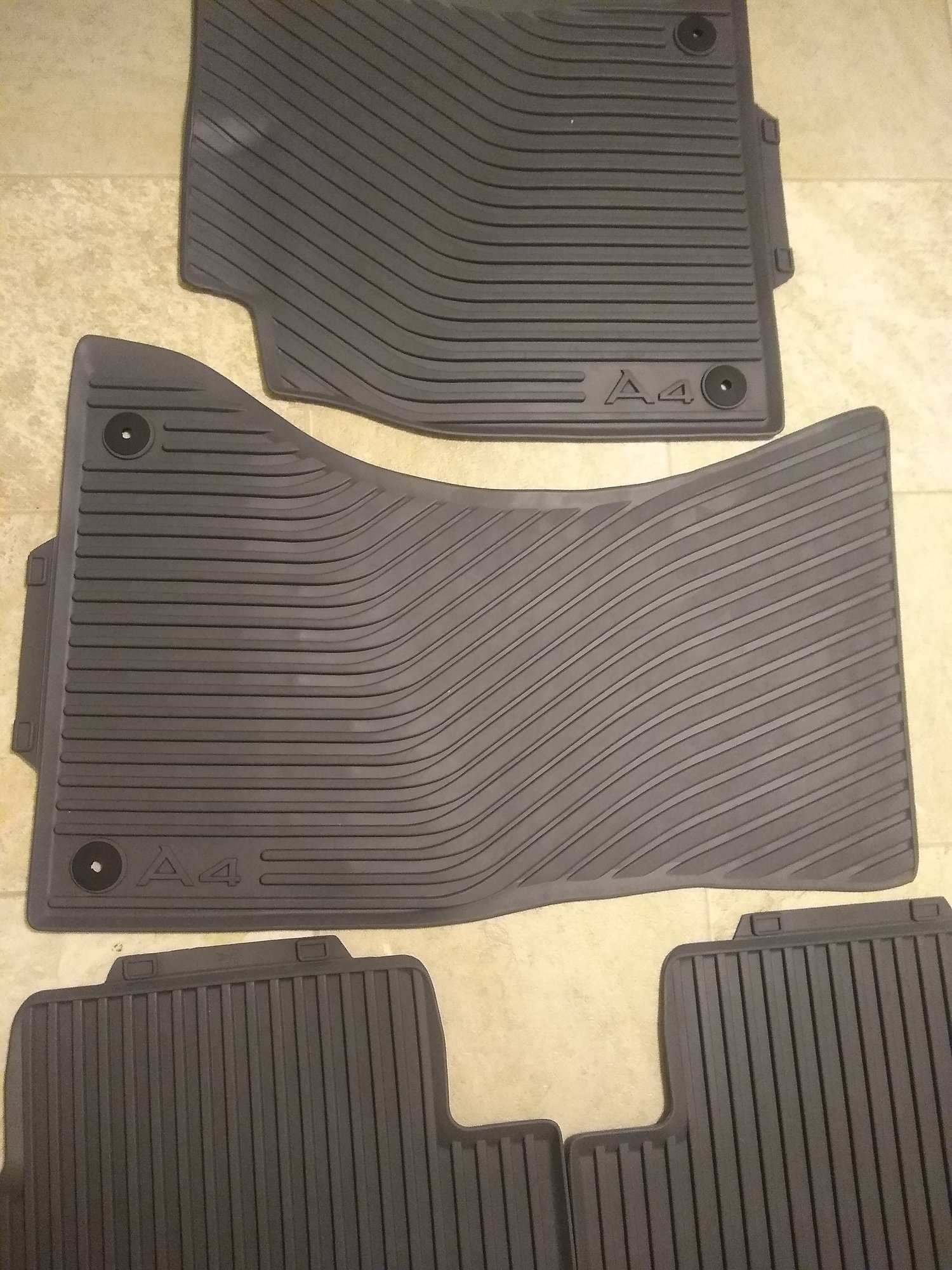 genuine-audi-all-weather-rubber-floor-mats-for-8p-black-set-of-front