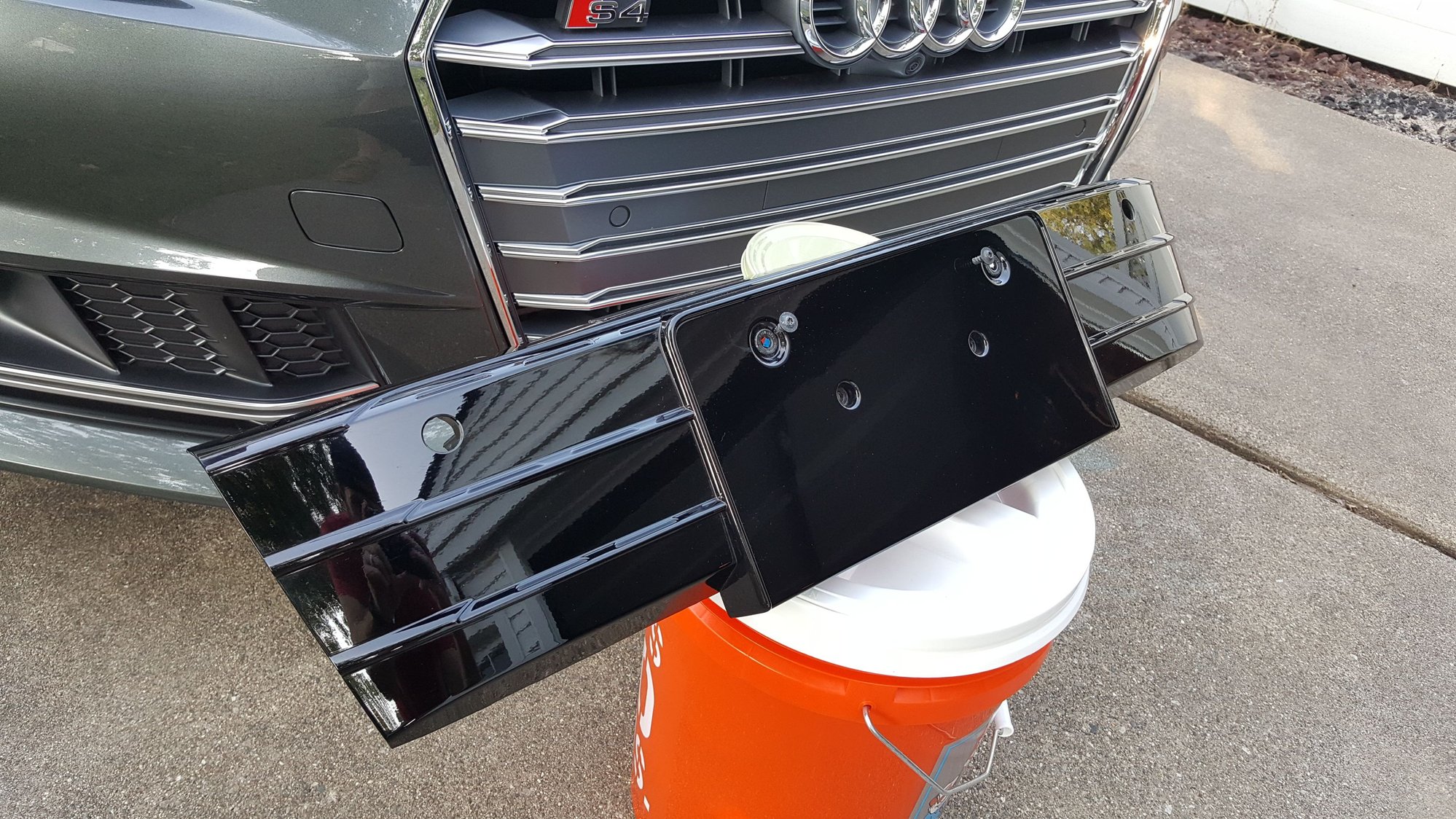 Audi Other 20162018 Q3 License Bracket Audi (8U0807287E3FZ