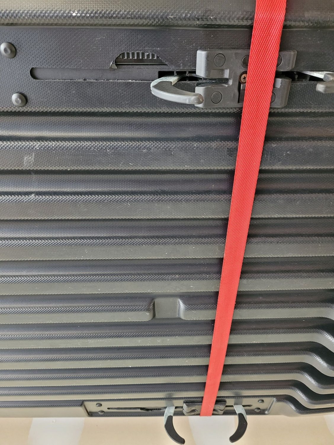 broken sections on bottom of cargo box AudiWorld Forums