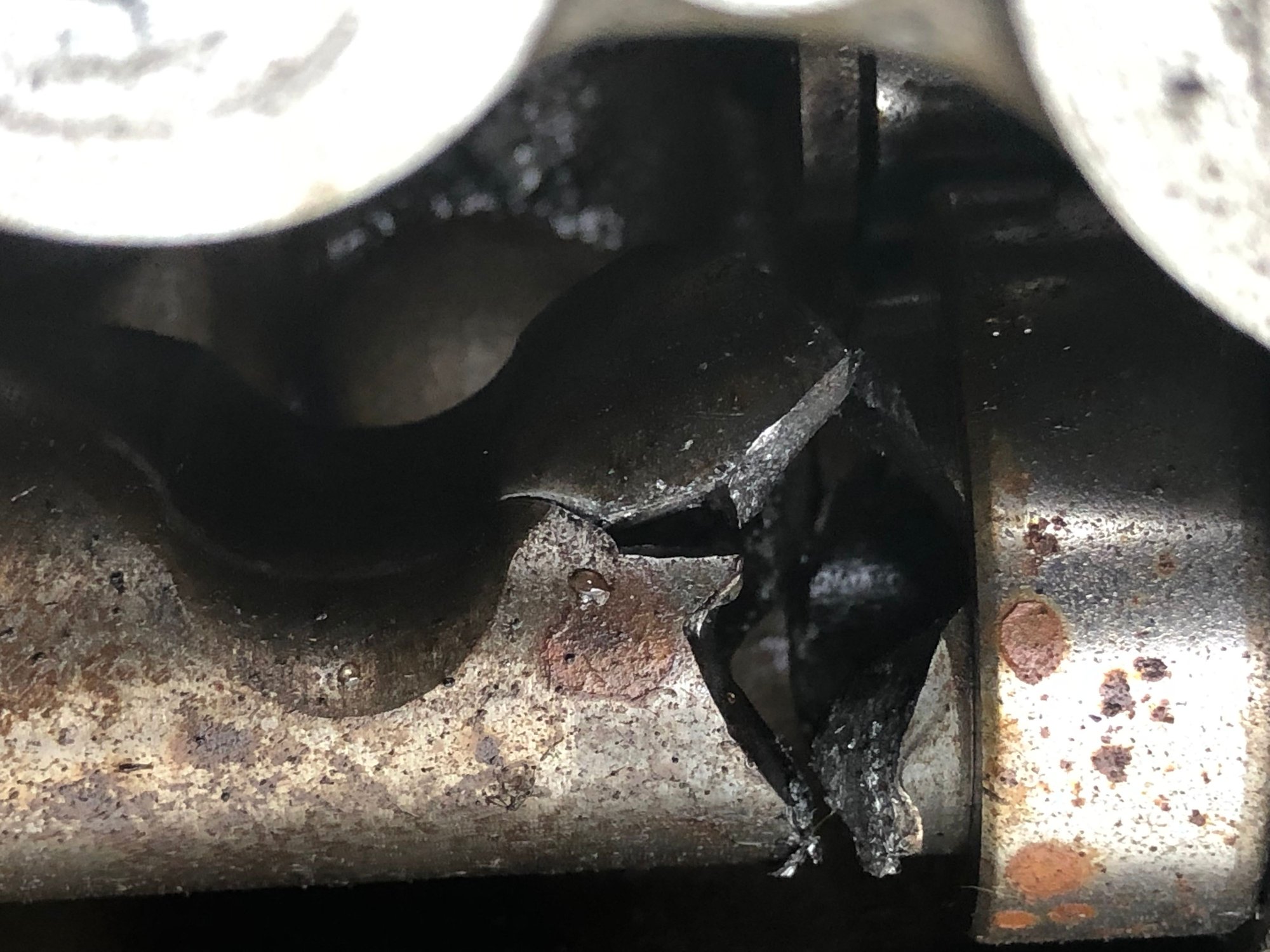 CAMSHAFT BROKEN IN HALF!! AudiWorld Forums