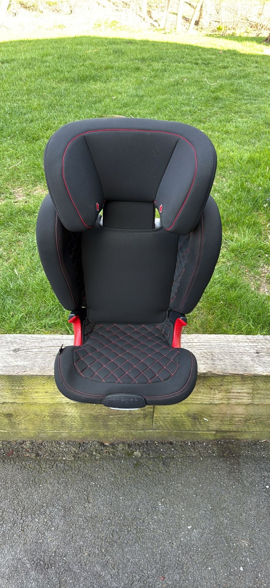 Accessories - Audi child seat Kidfix XP black / red 4M0019904 EUR - Used - 0  All Models - Milton, MA 02186, United States