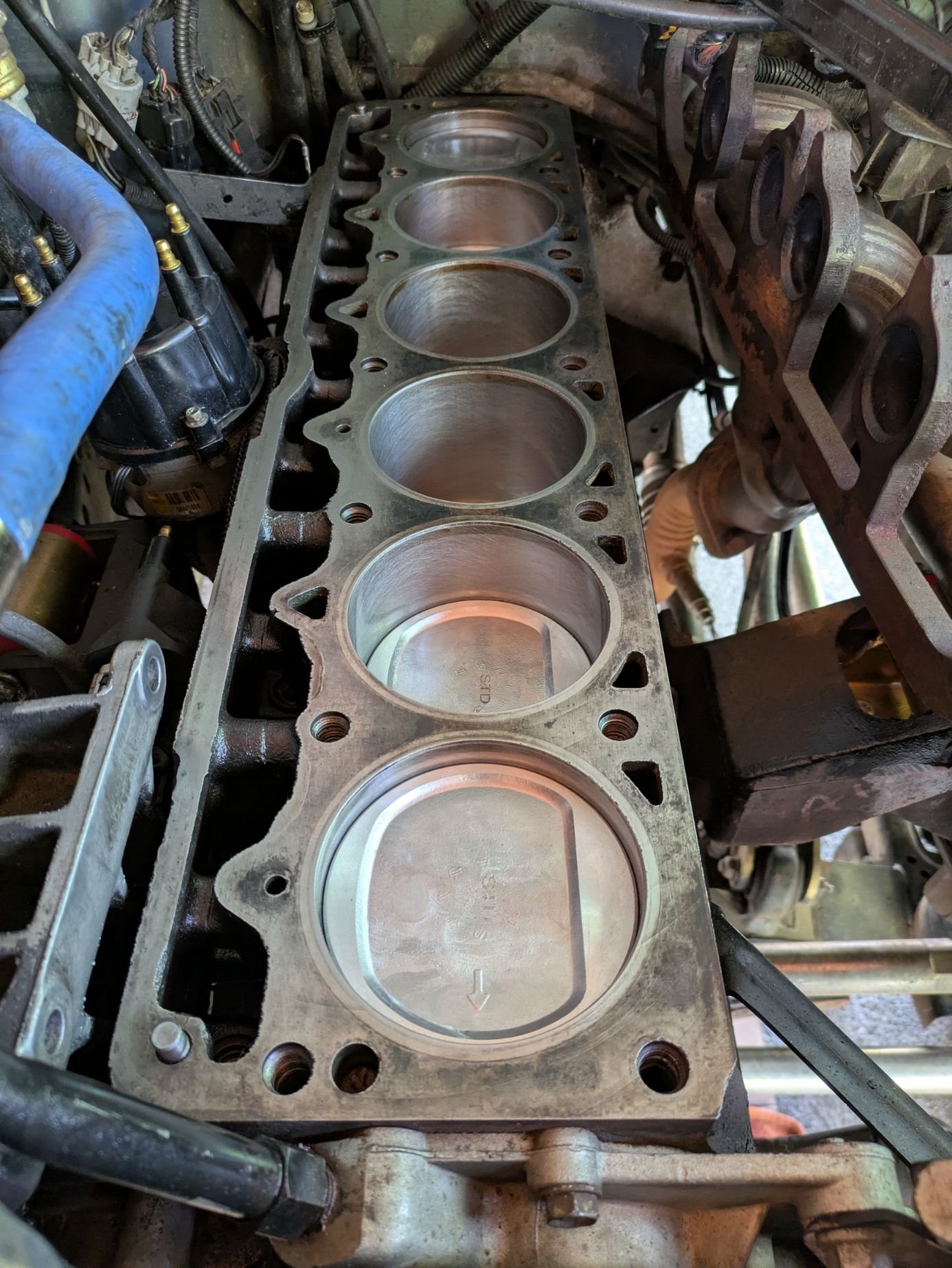 Basic hone with new standard hypereutectic pistons and thin rings