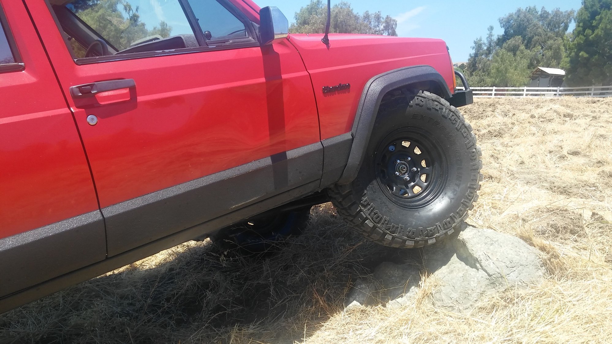 Rubber body molding/side trim Jeep Cherokee Forum