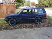 Couldnt resist 99 4.0 4x4 auto 4spd... daily driver to help roate with the camanche!
