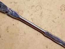 1/2" drive, 84 tooth Flex-head Gearwrench ratchet.