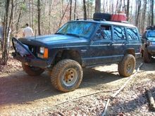 Another Cherokee we ran into on the trail. Took the pic for fender trimming reasons (ideas). He did a good job with his.