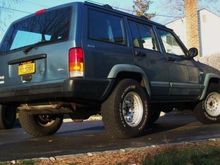im gettin catback exhaust and this pic shows the tank armor
