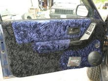 5 1/4" Cadence 2 way speakers. All fabric is Blue/Black velvet.... yea I crawl rocks in style! Also very useful for acoustics!