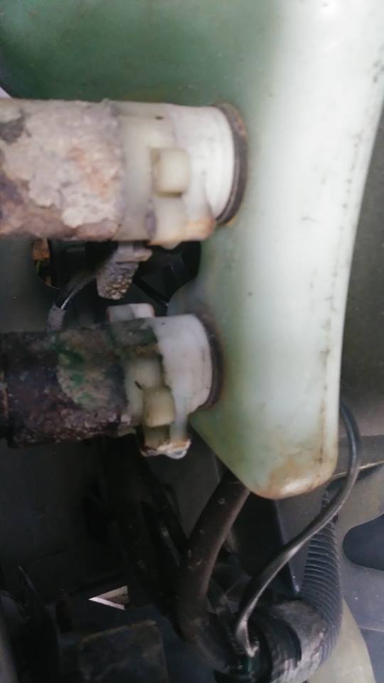 How in the heck does a washer fluid reservoir crack!? Jeep Cherokee Forum