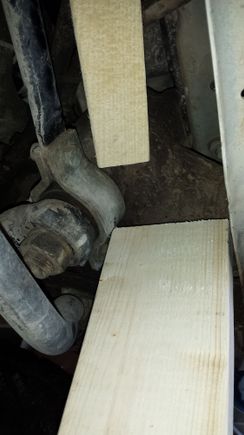 Side support for steering box