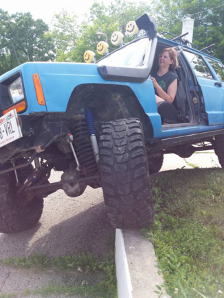 Wasn't planning on playing or I would have taken off the sway bar uplinks.