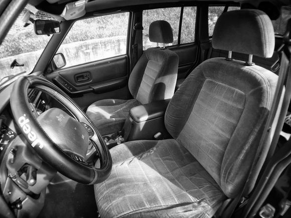 Installed seats! Very easy and cheap (if you're lucky on CL) modification that should be mandatory on all XJs.