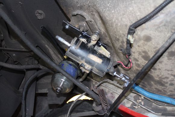Mounted the fuel pump and filter in an "outta the way " location on the drive side in front of the rear end.