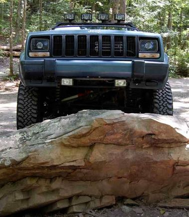 View of 4 1/2" lift. Before trimming of lower plastic below bumper.