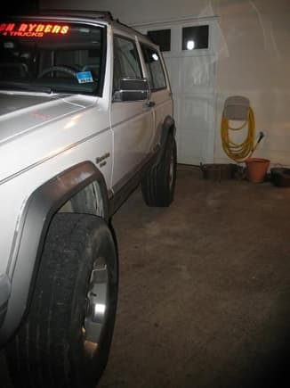 the night i got er back from mike. 3.5&quot; lift with 31s and my wheels and my rear end out of my 96 that i had rebuilt with a full yukon gear set up 5 days before i totalled er. fig'd what the hell, might as well get my money's worth.