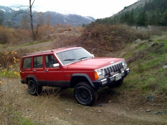 Check out those boggers baby. Uniroyal Liberators!! hahaha Took those off of my Jimmy, not realizing they were 225's instead of 235's. oh well. They work for now