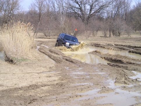Grand Cherokee at Cliff's Insane Terrain in ILL